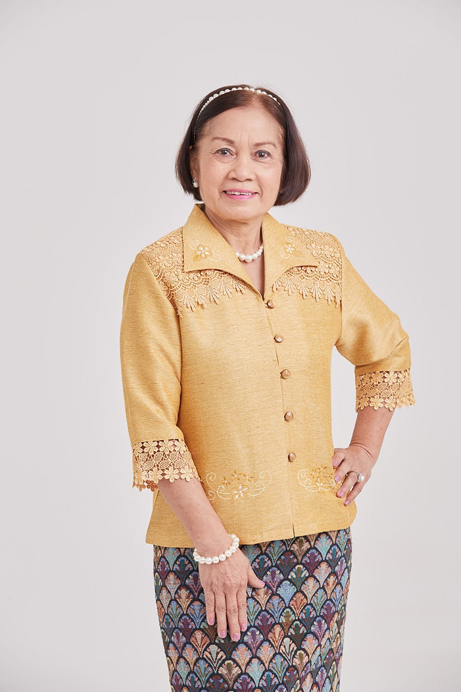 oldwomen-thaisilk-31