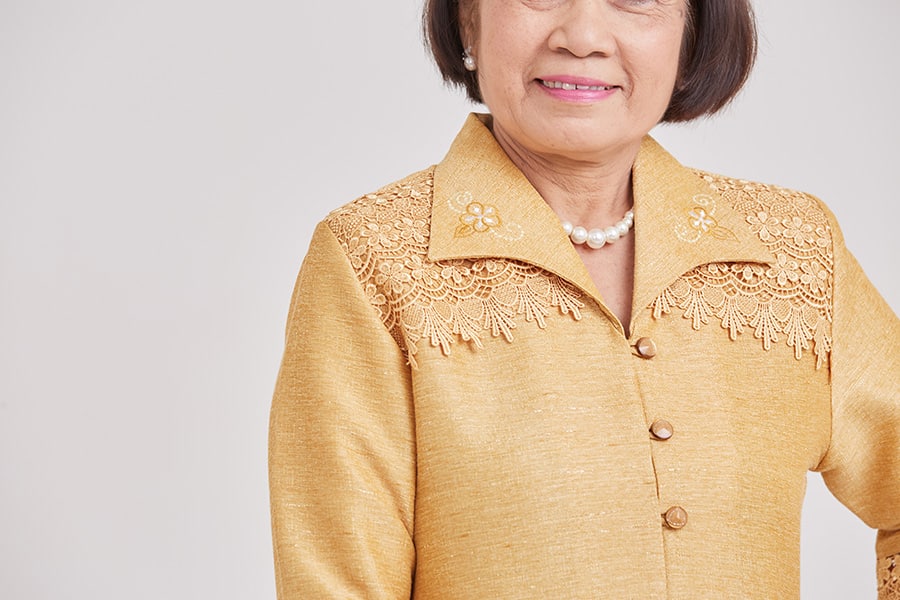 oldwomen-thaisilk-32
